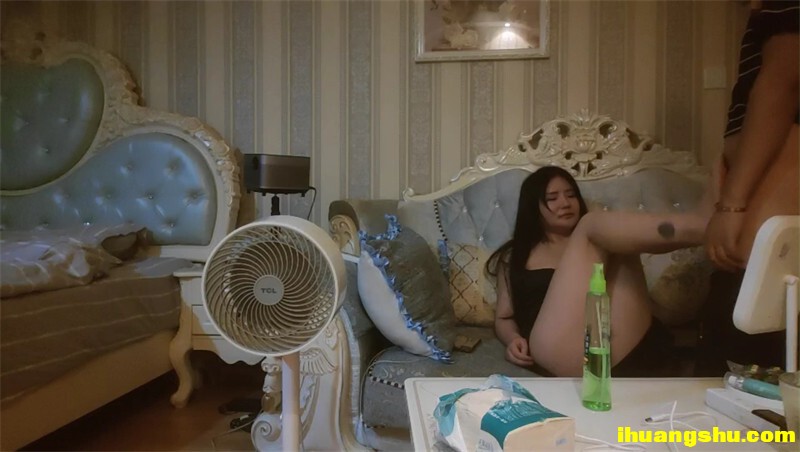 超人气爆乳网红美少女小桃酱，18岁对肉欲的渴望被学长骗到酒店要挟强干[1.26GB/MP4/WF]