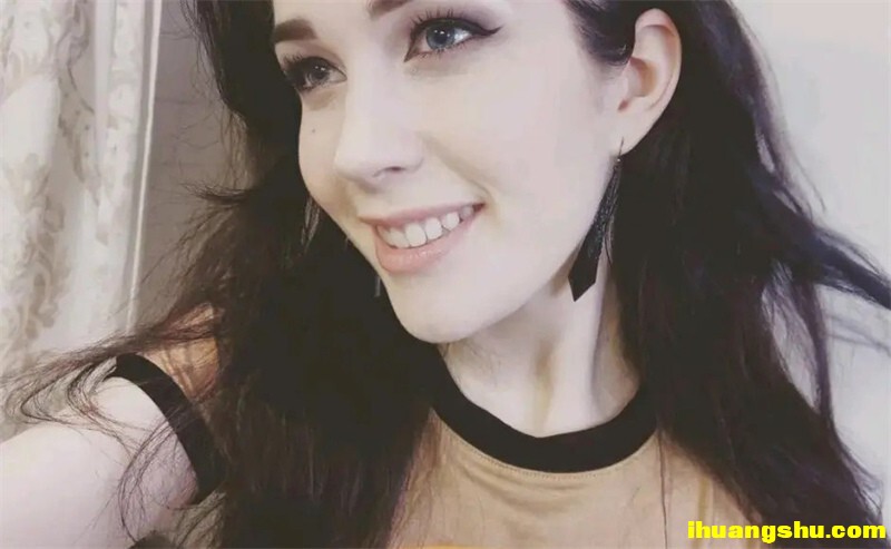 婴儿肥肉嘟嘟像混血美女激情操逼，抓着大屌一顿吸，主动骑上来猛坐[420.68MB/MP4/WF]