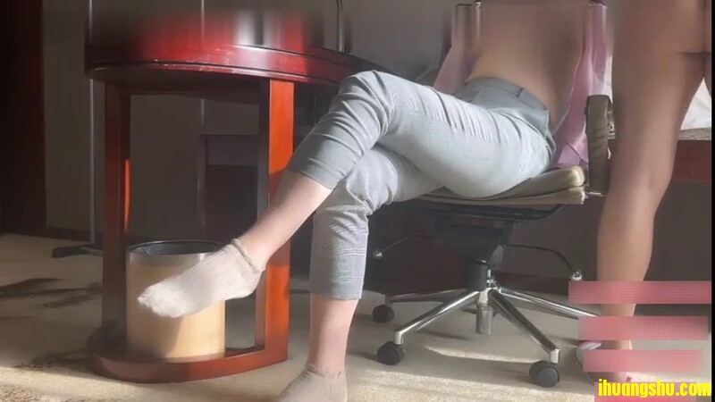 青春美少女情欲四射推特網紅尤物甜心寶貝蘿莉裝童顏巨乳舔舐乳[MP4/355MB/wf]