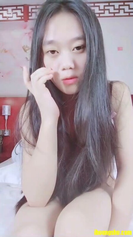 清純甜美小學妹，主打的就是聽話，【粥粥吃不飽】，大哥專屬定制，讓[MP4/536MB/wf]