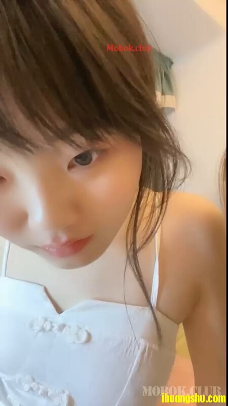 高顏值00後青春美少女,染黃發,粉絲要求把毛毛全刮了,小茓十分緊[MP4/283MB/wf]