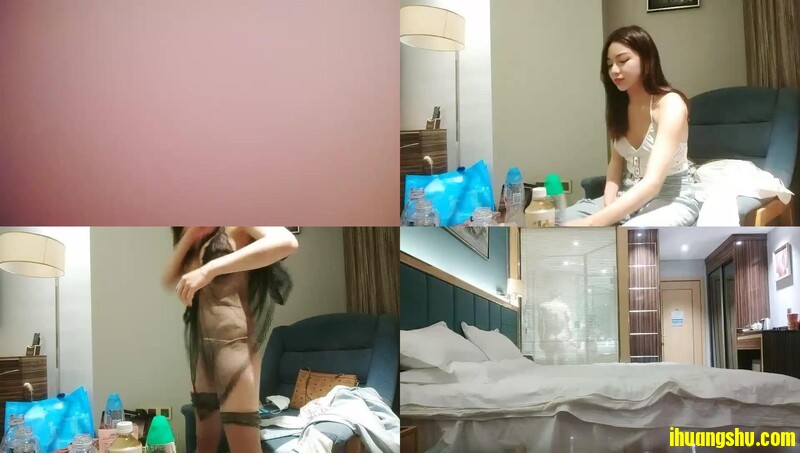 新来的嫩逼小可爱，粉嫩诱人颜值高，镜头前揉奶玩逼道具抽插，[MP4/895MB/windfiles]