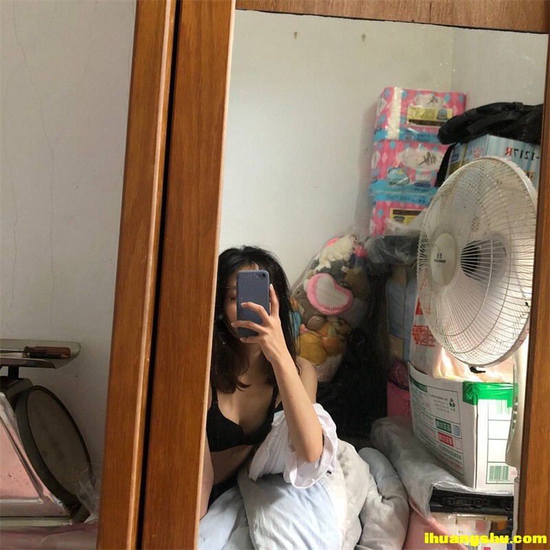 混血小姐姐，居家激情操逼，主动骑乘大屌洞口磨蹭，美臀上下套弄[451.14MB/MP4/WF]