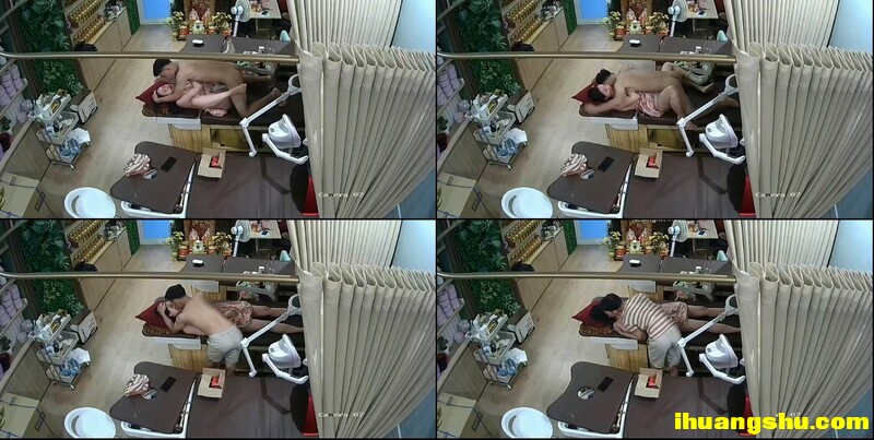 靓女和男友等奶茶。透明内黑森林。一看昨晚刚睡过[MP4/1133MB/windfiles]